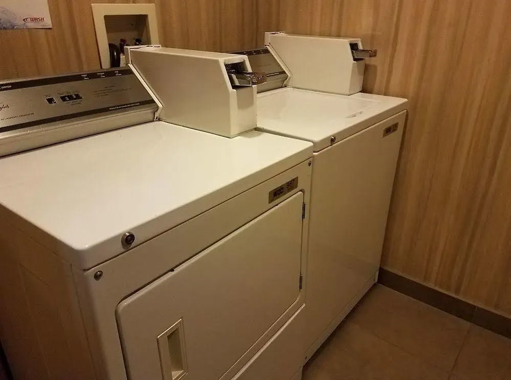 Best Western Plus Arrowhead Hotel Colton 3*,